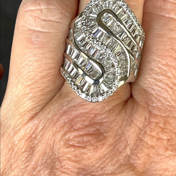 The Quytery Swarovski .925 Silver Ring - Picture 6 of 11